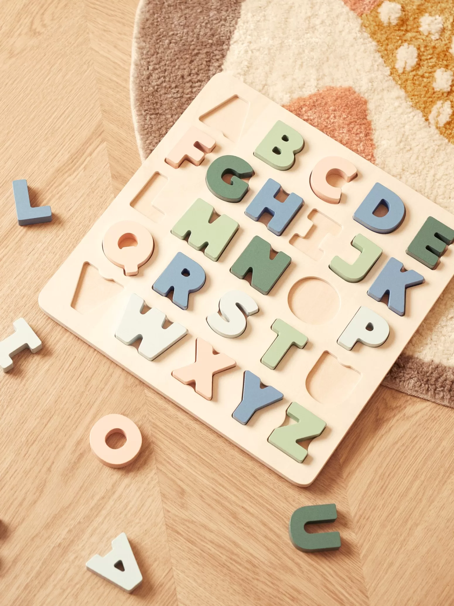 Kinder Søstrene Grene Schweiz Buchstaben-Puzzle